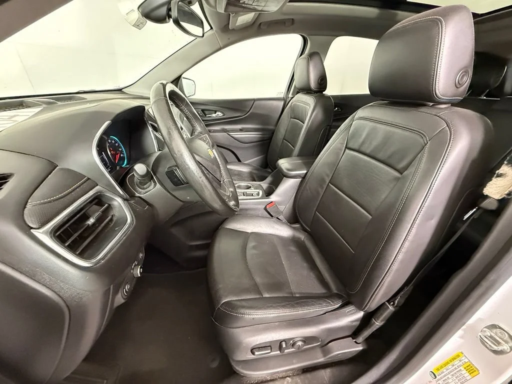 Used 2018 SUMMIT WHITE Chevrolet Premier image 9