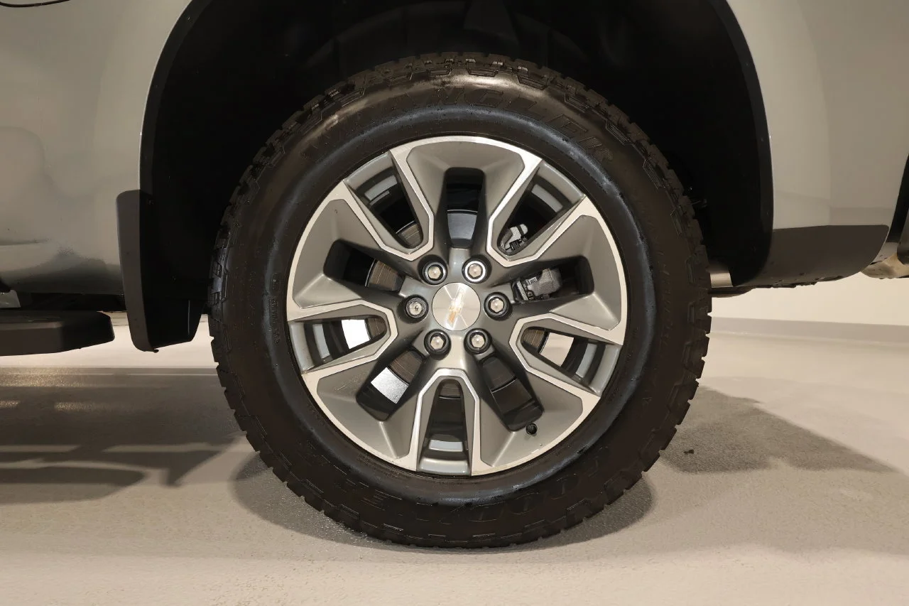 Used 2026 Sterling Gray Metallic Chevrolet LT image 34