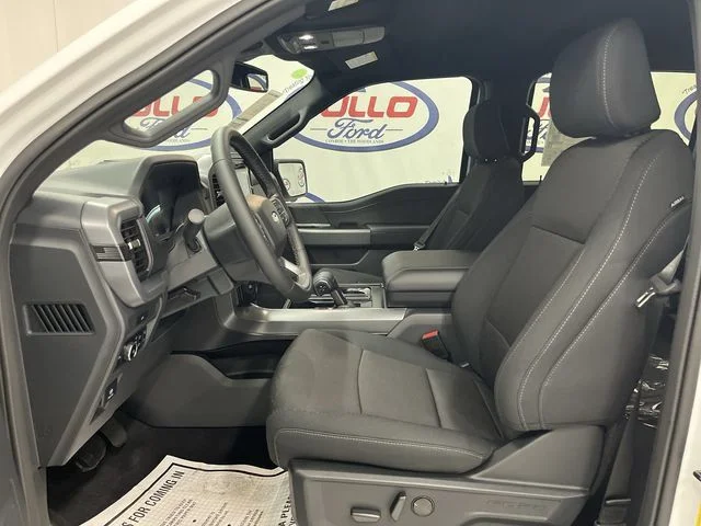 New 2026 Oxford White Ford XLT image 15