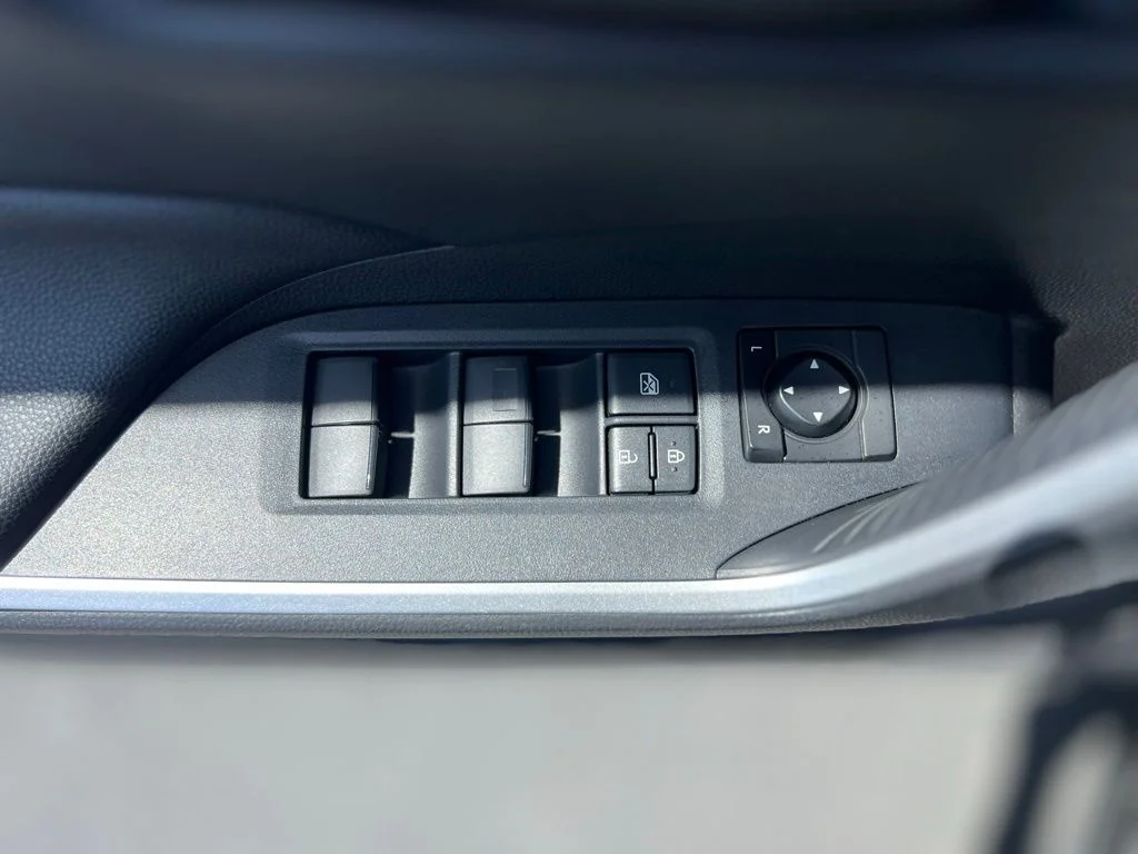 Used 2020 Silver Toyota LE image 16