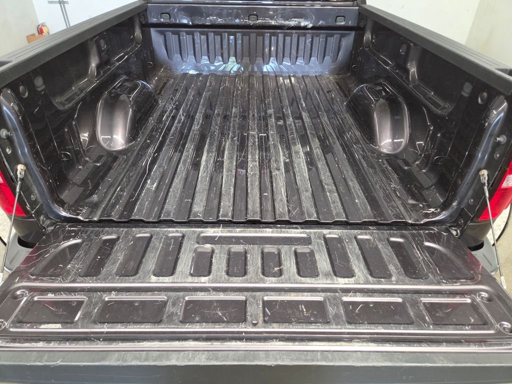 Used 2014 Silver GMC SLE image 21