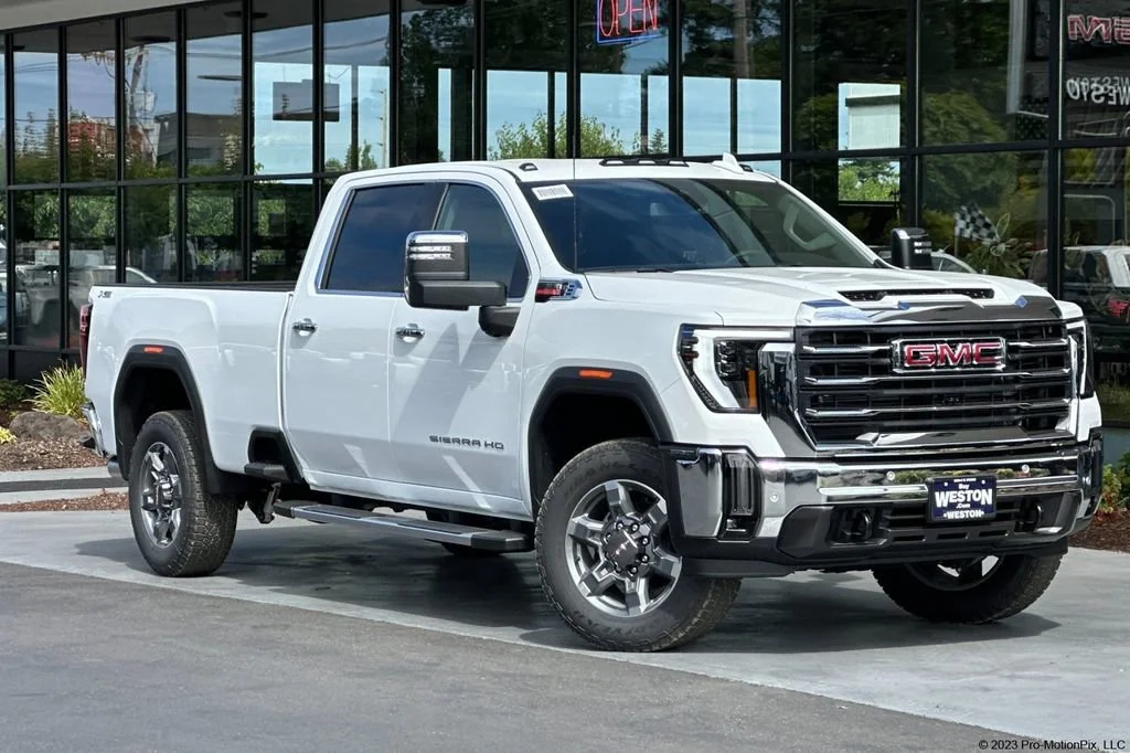 2025 GMC Sierra 4WD Crew Cab Standard Box SLT's photo