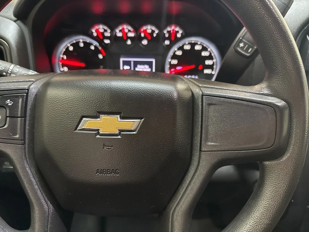 Used 2024 White Chevrolet Custom image 23