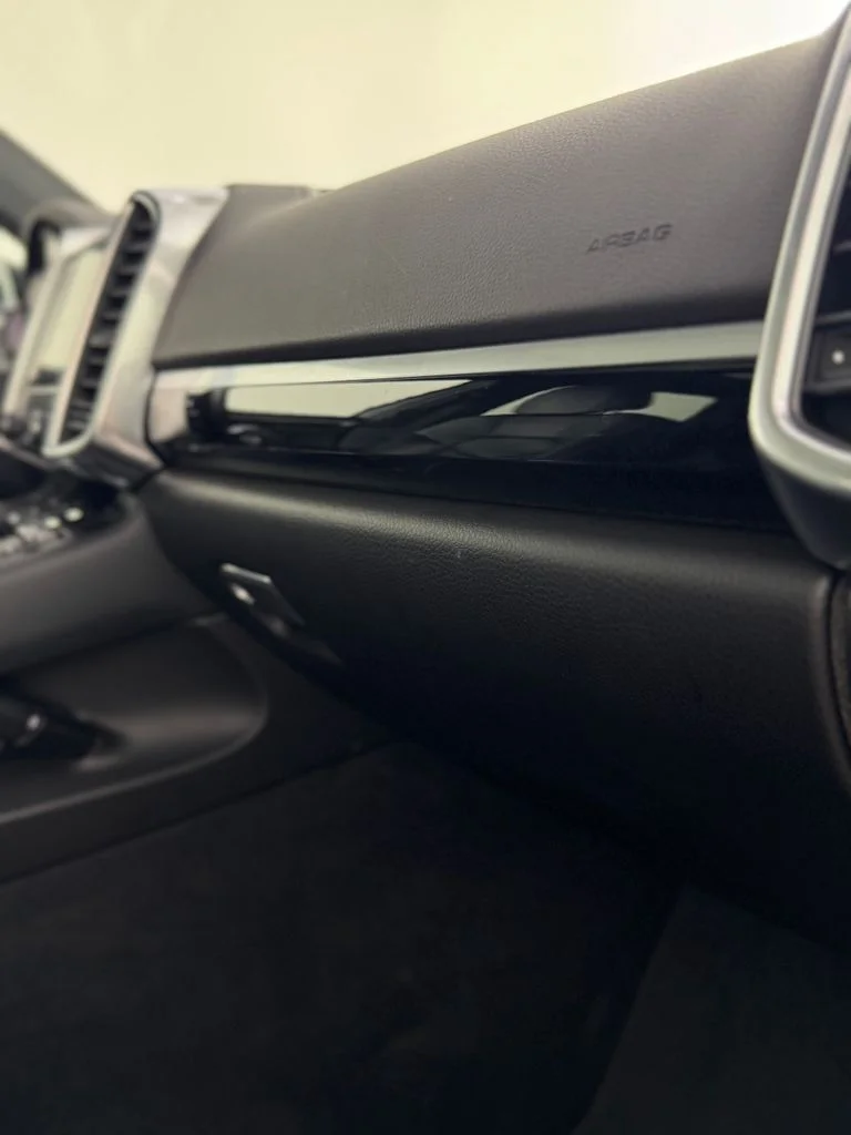 Used 2018 Moonlight Blue Metallic Porsche Base image 28