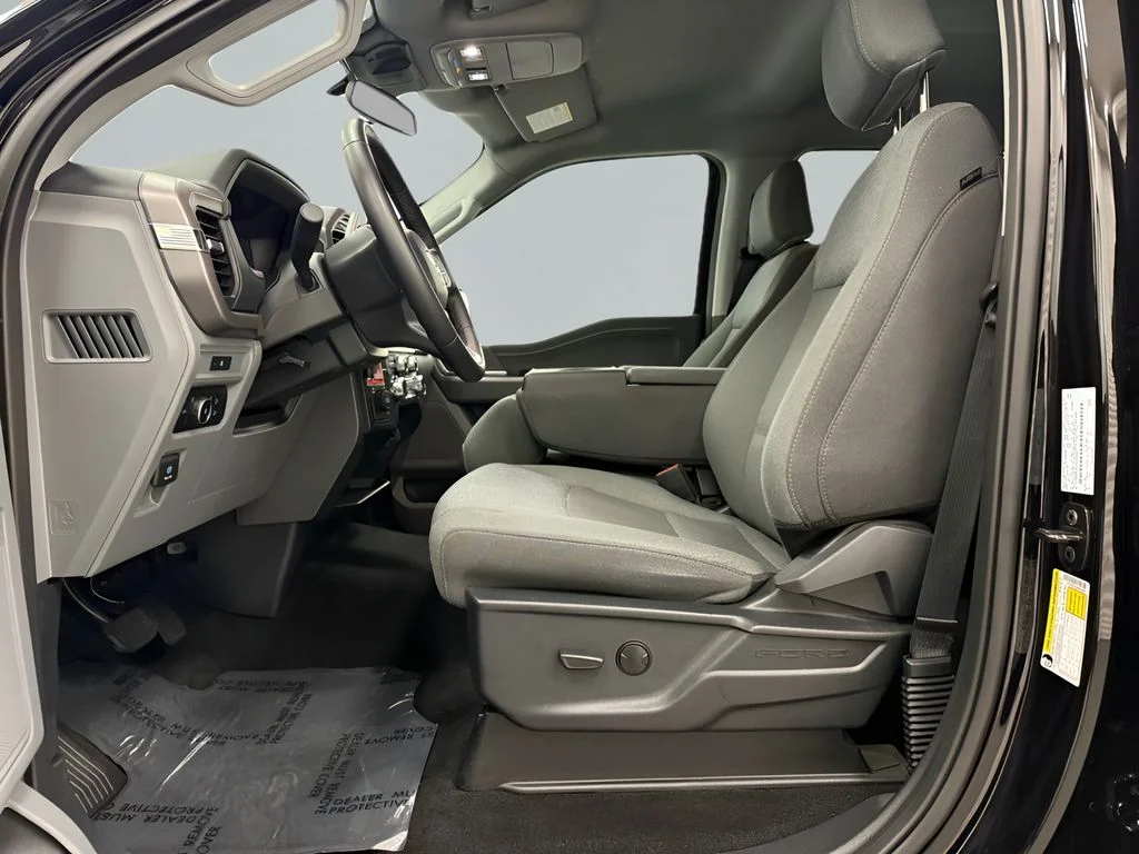 Used 2025 Black Ford XLT image 11