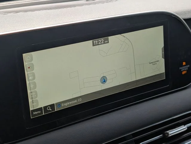 Used 2020 Graphite Hyundai Limited image 17
