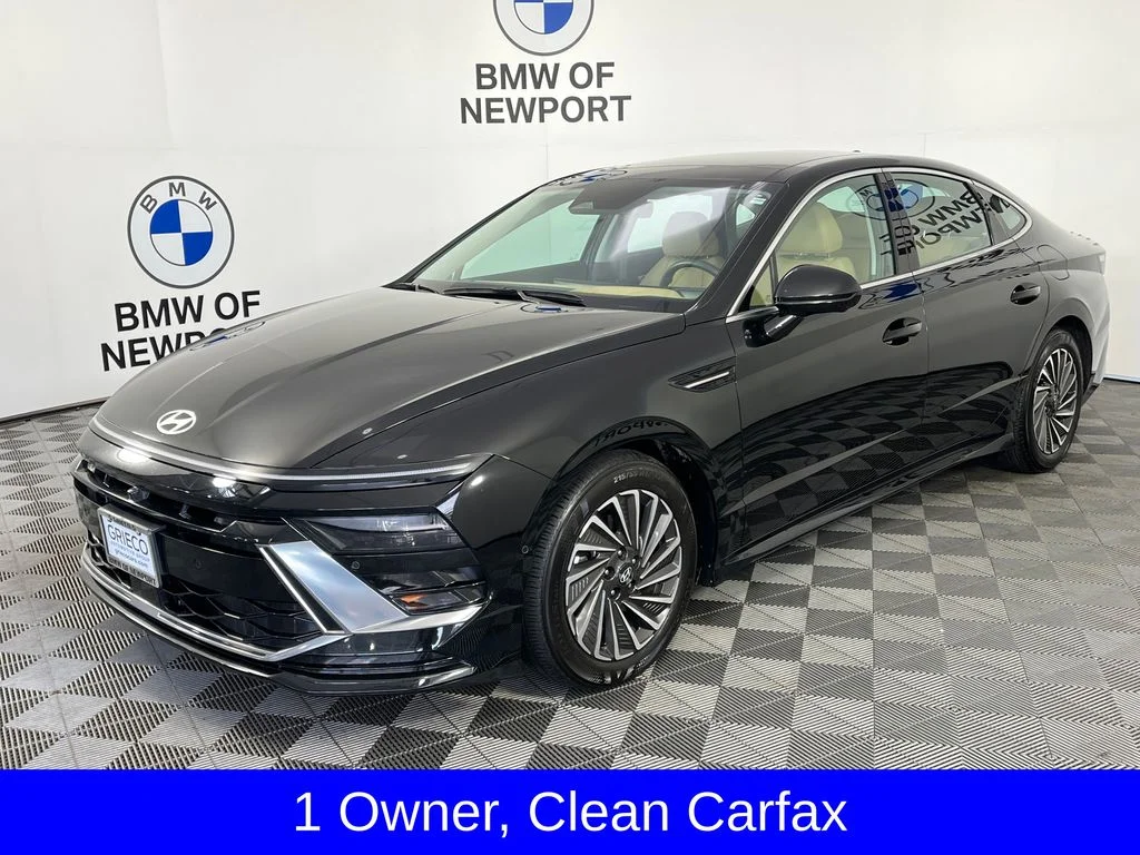 Used 2026 Black Hyundai Limited image 3
