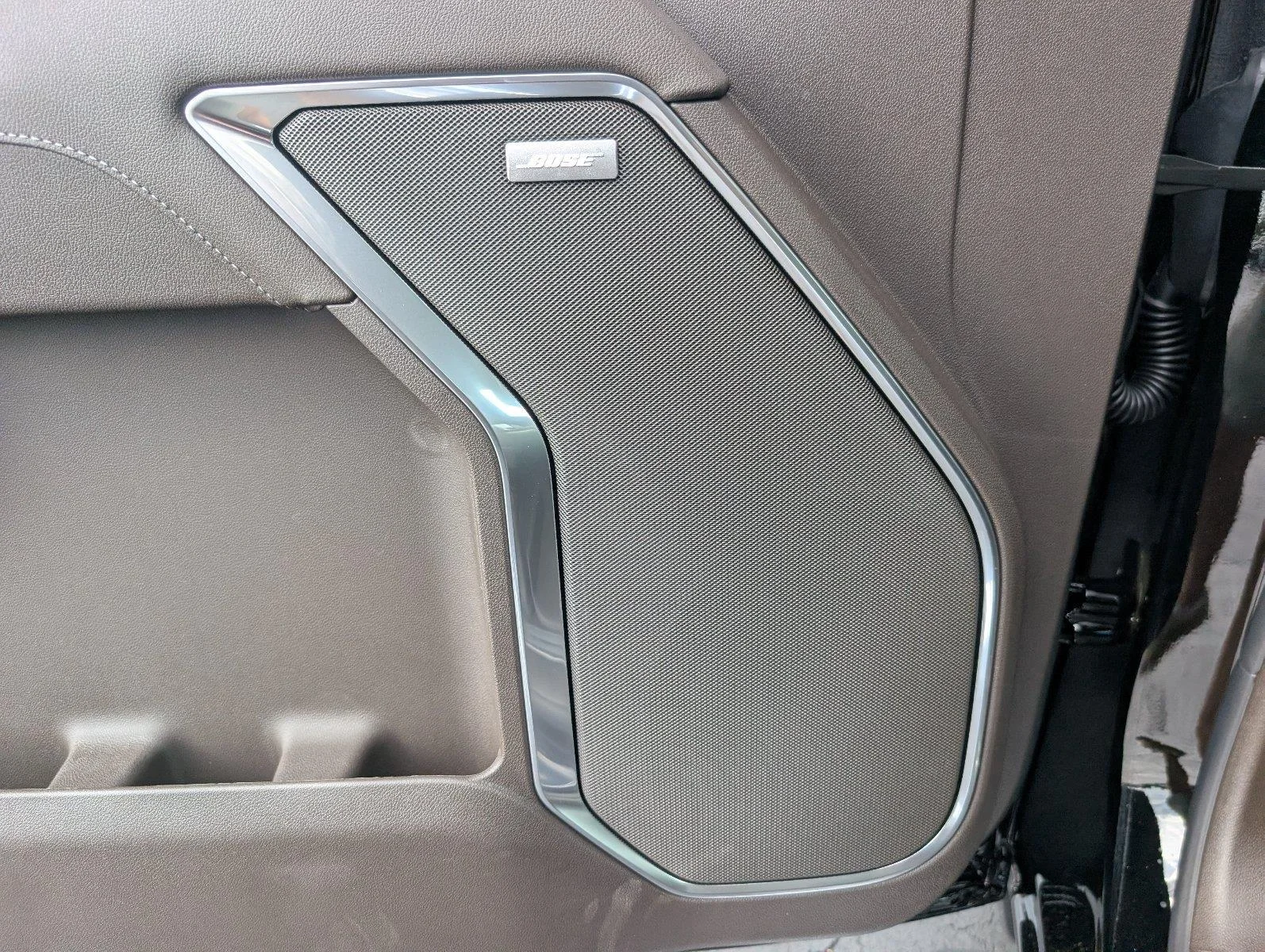 New 2026 Onyx Black GMC SLT image 15