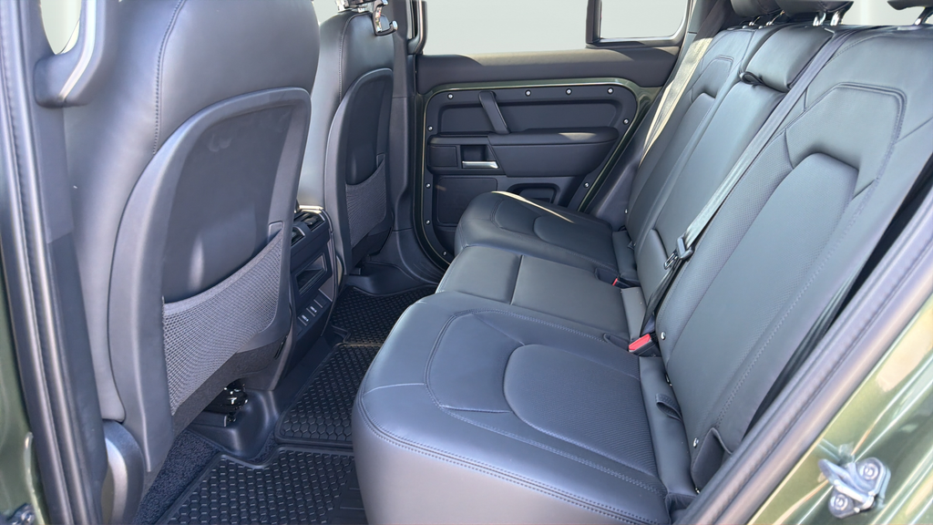 New 2026 Woolstone Green Land Rover X-Dynamic SE image 18