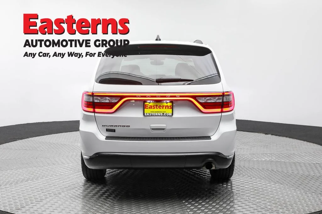 Used 2023 White Dodge SXT image 6