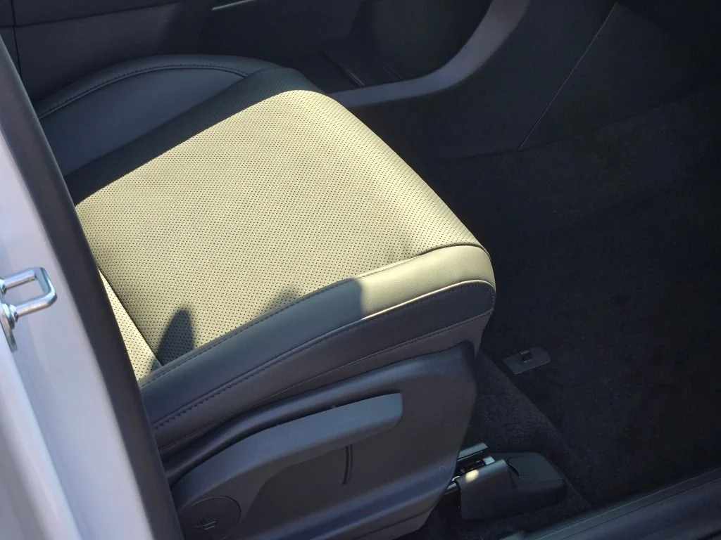 New 2027 White Hyundai SEL image 6