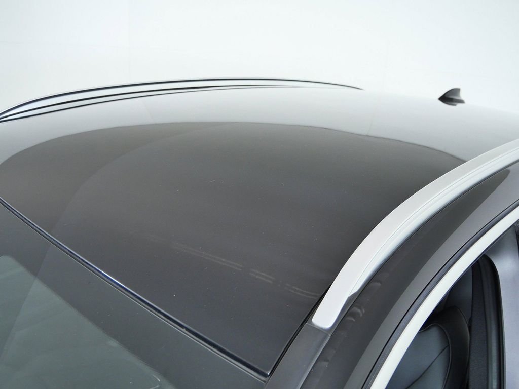 Used 2021 Jet Black BMW xDrive30i image 19