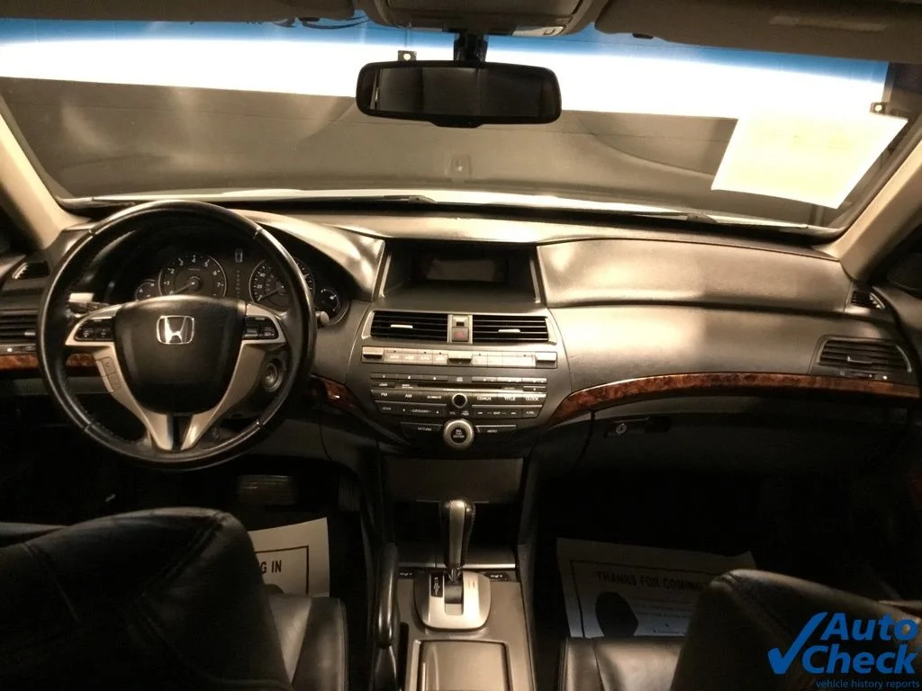 Used 2011 Green Honda EX-L image 25