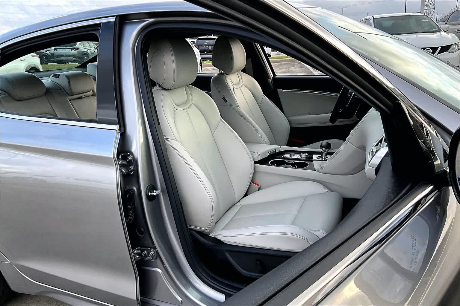 Used 2025 Savile Silver Genesis 2.5T image 17