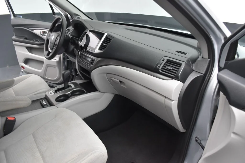 Used 2017 Silver Honda EX image 30
