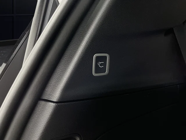 New 2026 Bright White Clear-Coat Exterior Paint Chrysler Select image 16