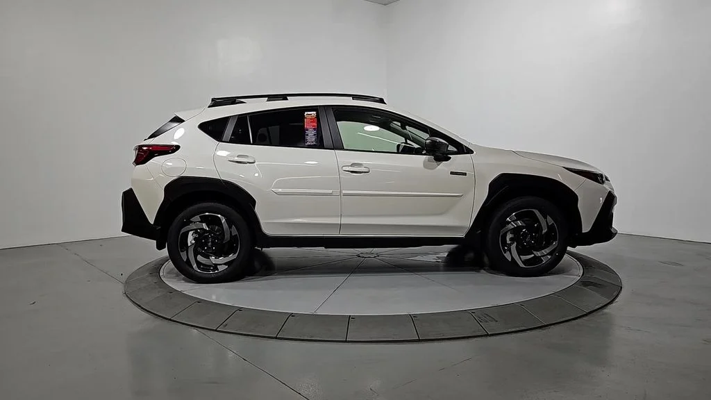 New 2026 CRYSTAL WHITE PEARL Subaru Limited Hybrid image 6