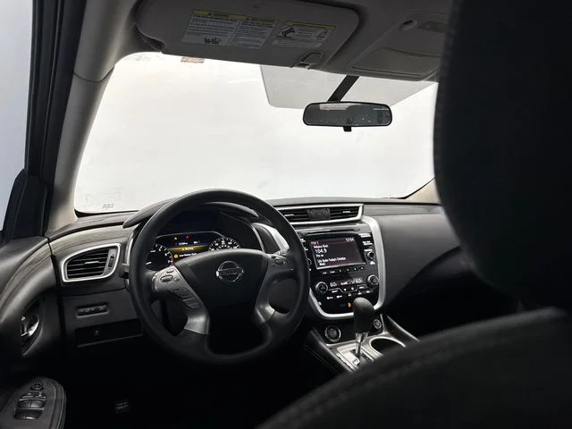 Used 2016 Cayenne Red Metallic Nissan S image 41