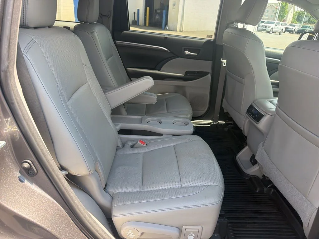 Used 2018 Gray Toyota Limited image 42