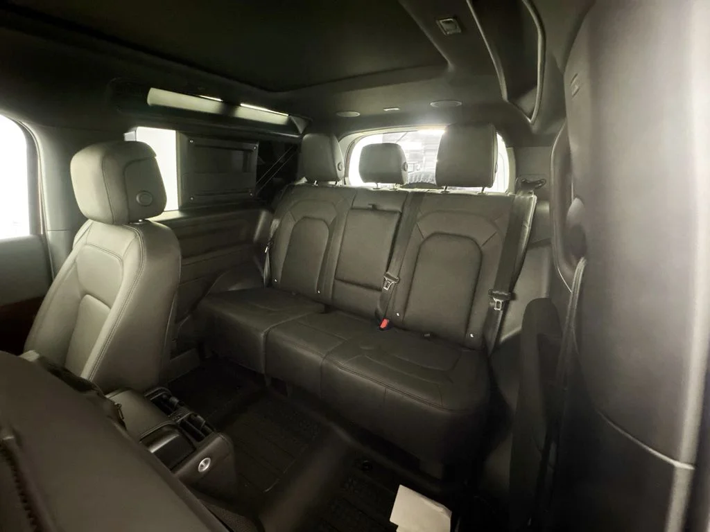 New 2026 Sedona Red Land Rover X-Dynamic SE image 25