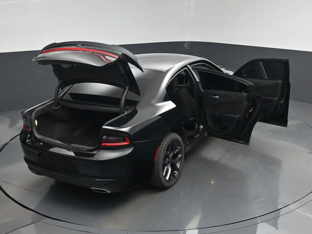 Used 2021 Black Dodge SXT image 29