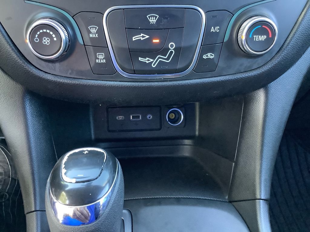 Used 2020 White Chevrolet LT image 25
