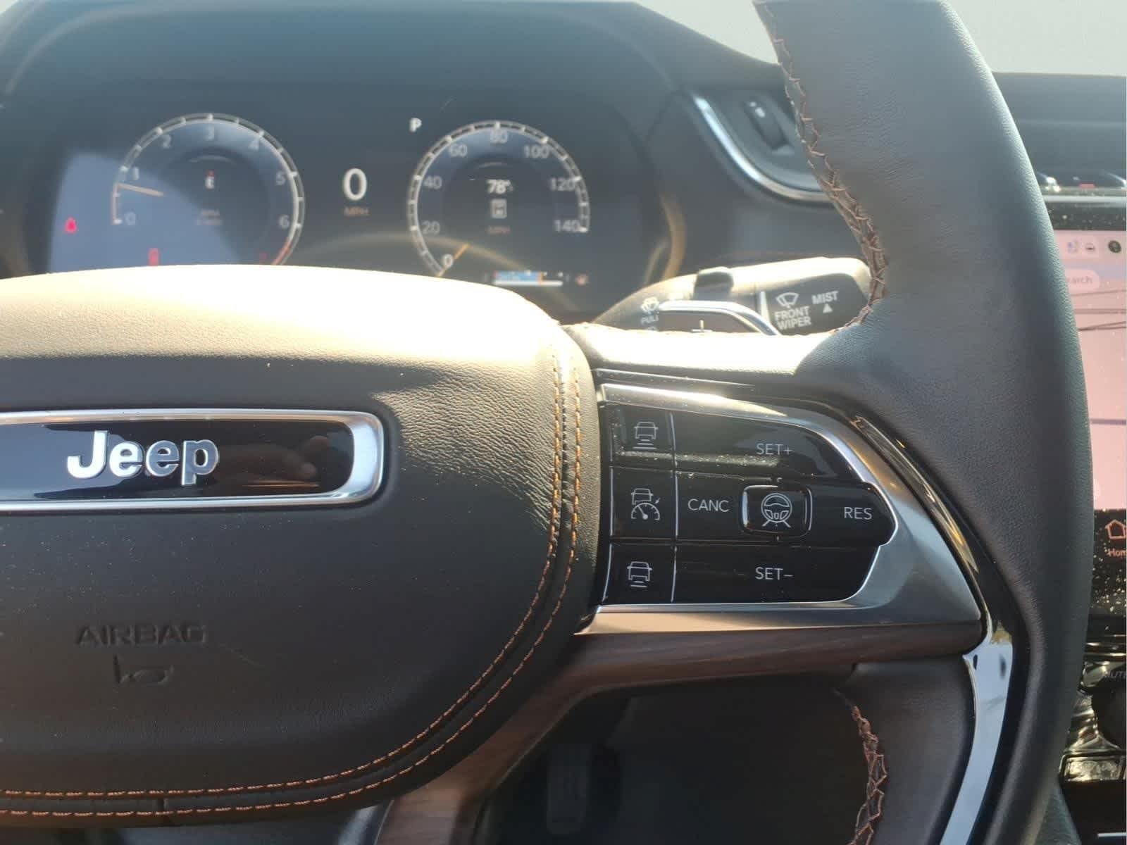 Used 2025 Silver Zynith Jeep Summit image 28