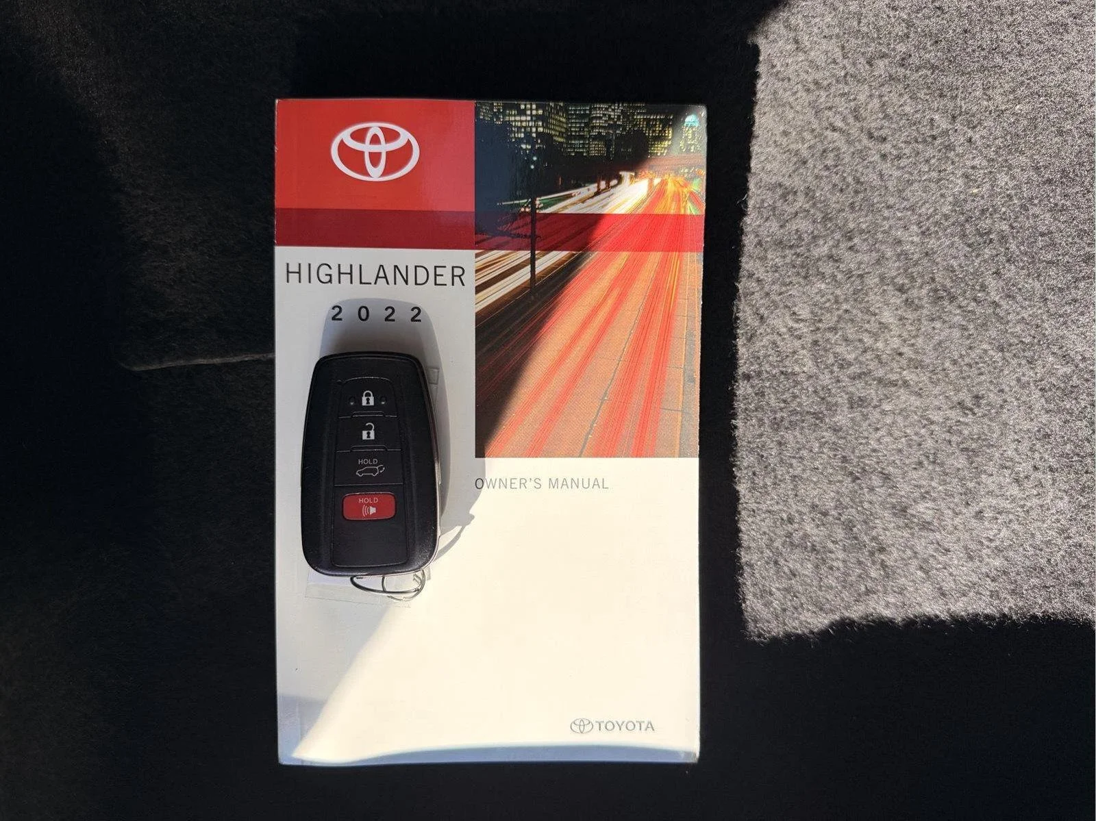 Used 2022 Celestial Silver Metallic Toyota Platinum image 21