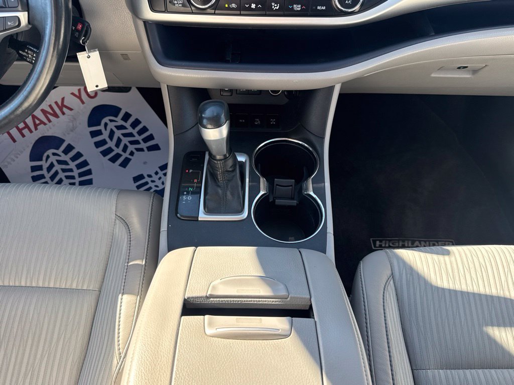 2018 Toyota Highlander LE Plus - Photo 14