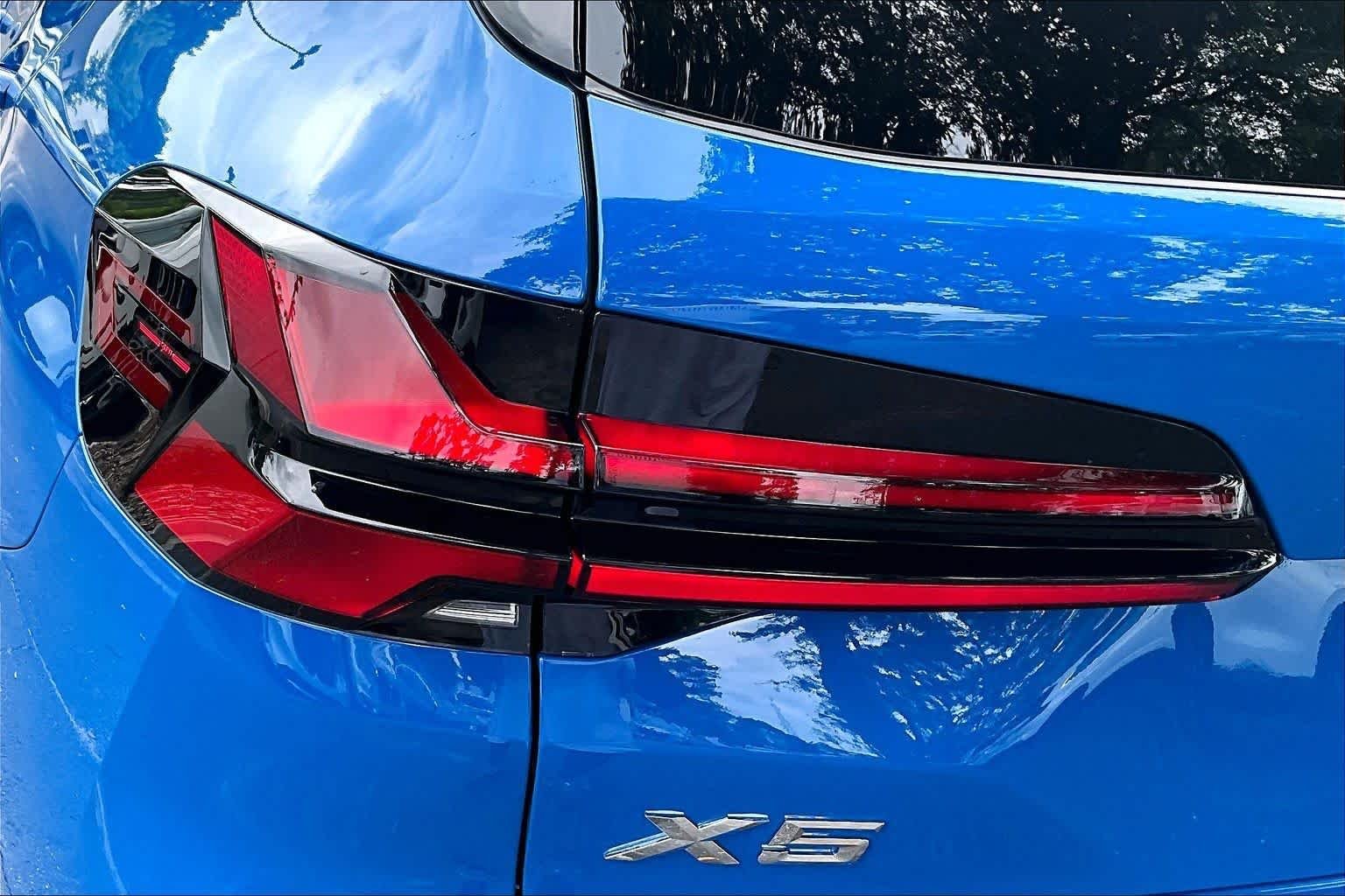 New 2026 Gentian Blue BMW xDrive40i image 14