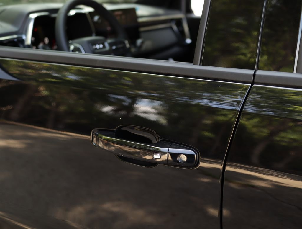 New 2026 Onyx Black GMC Elevation image 36