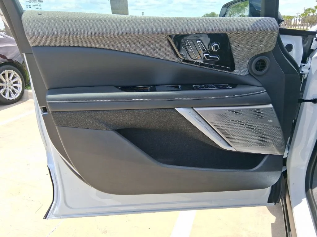2026 Cadillac OPTIQ Sport - Photo 18