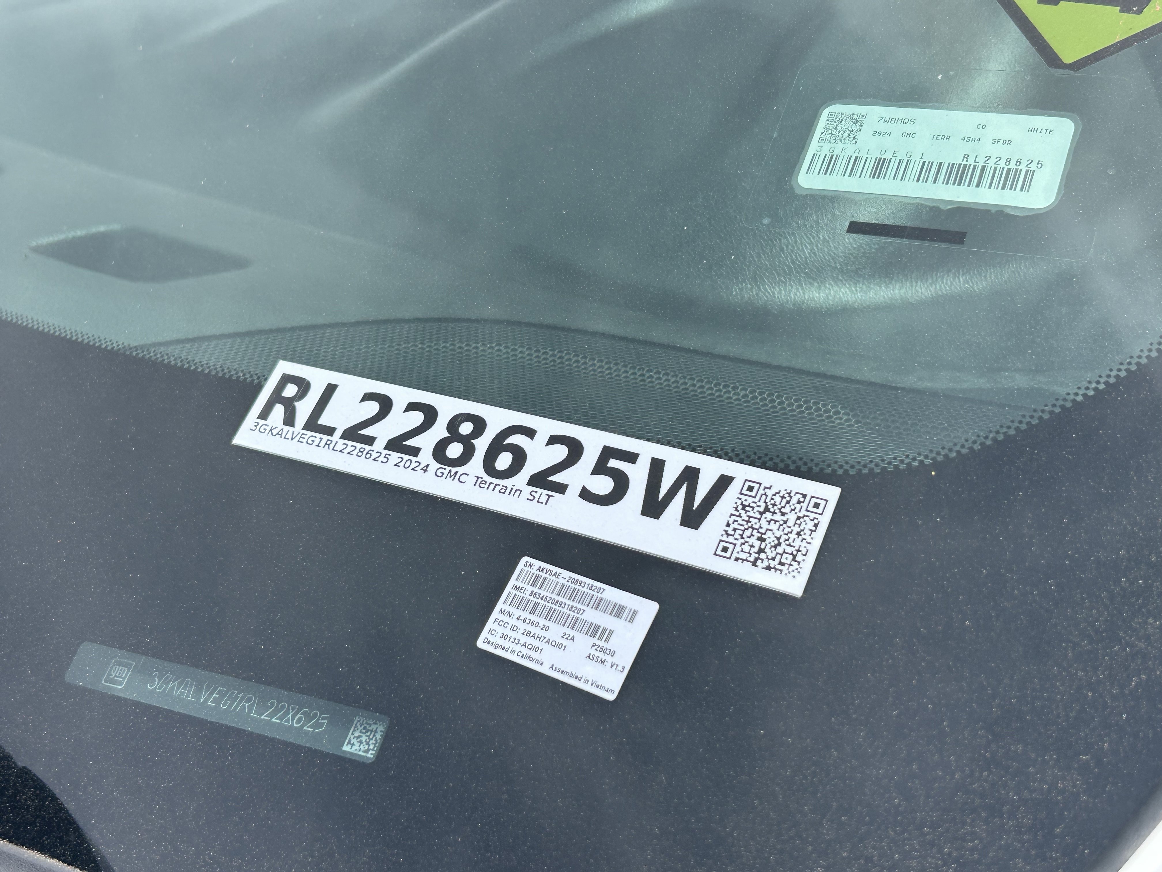 Used 2024 Summit White GMC SLT image 33