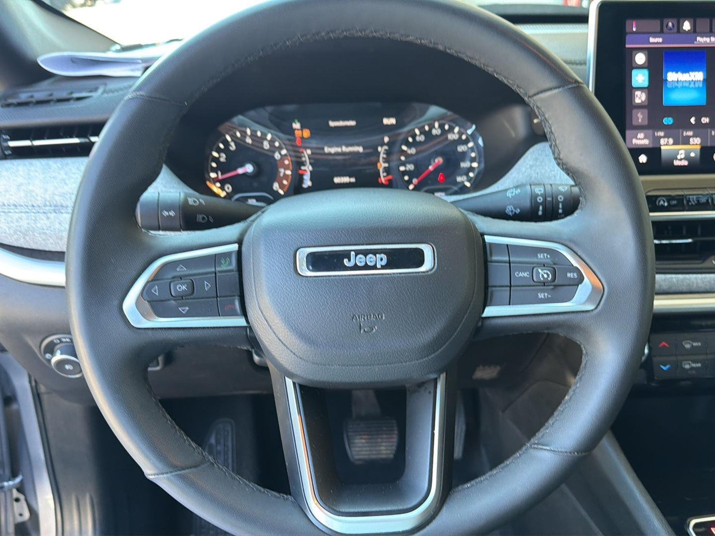 Used 2024  Jeep Latitude image 19