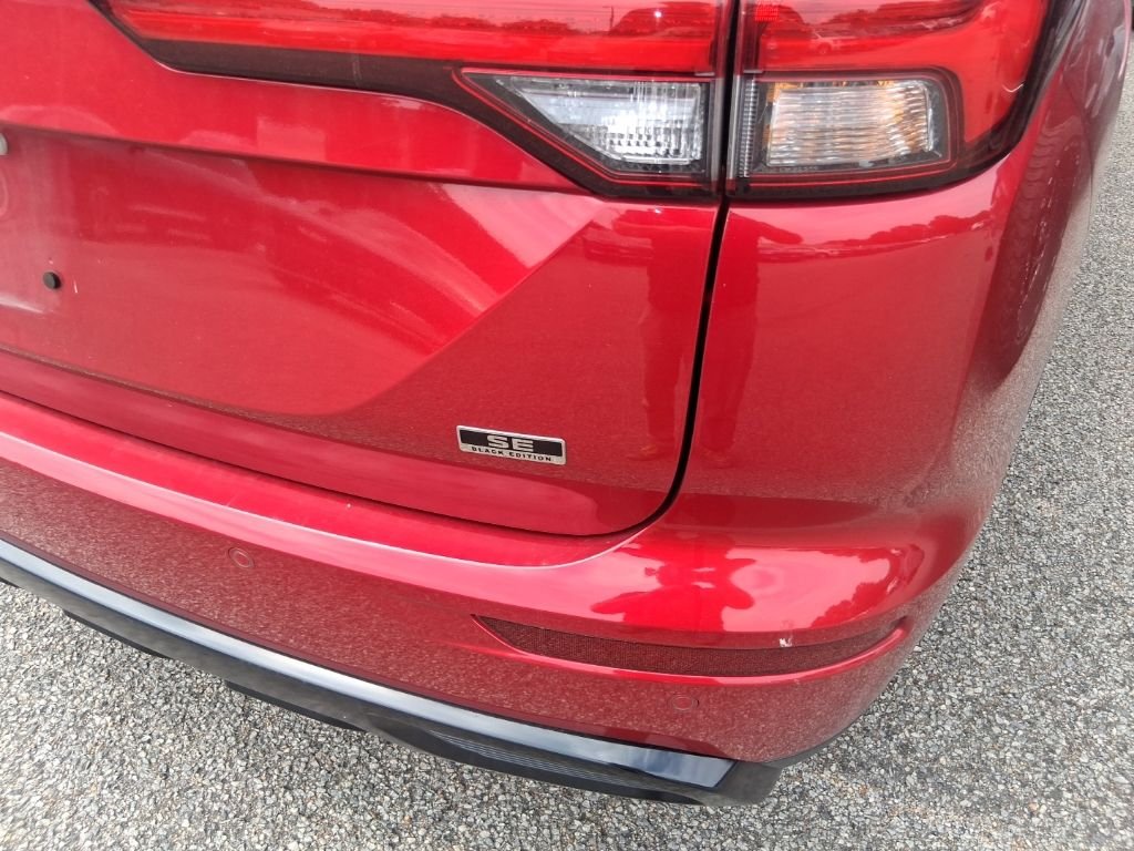 Used 2023  Mitsubishi  image 12