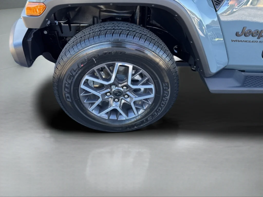 New 2026 Anvil Clear-Coat Exterior Paint Jeep Sahara image 24