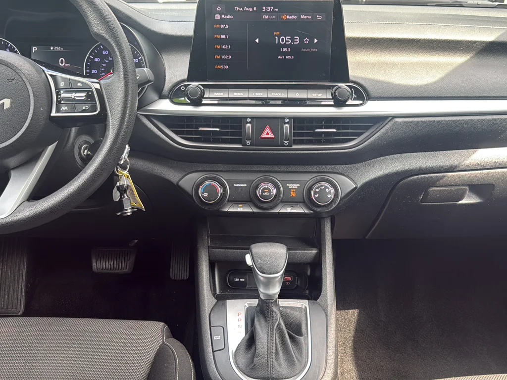 Used 2024 Black Kia LXS image 32