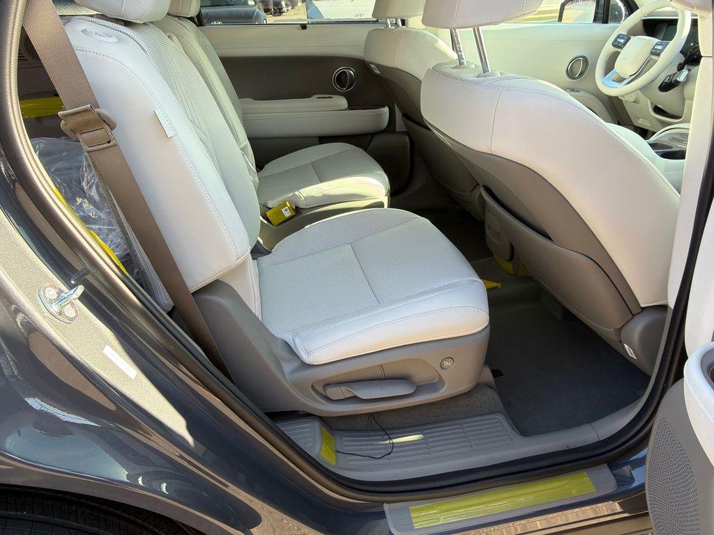New 2026 Gray Hyundai SEL FWD image 15