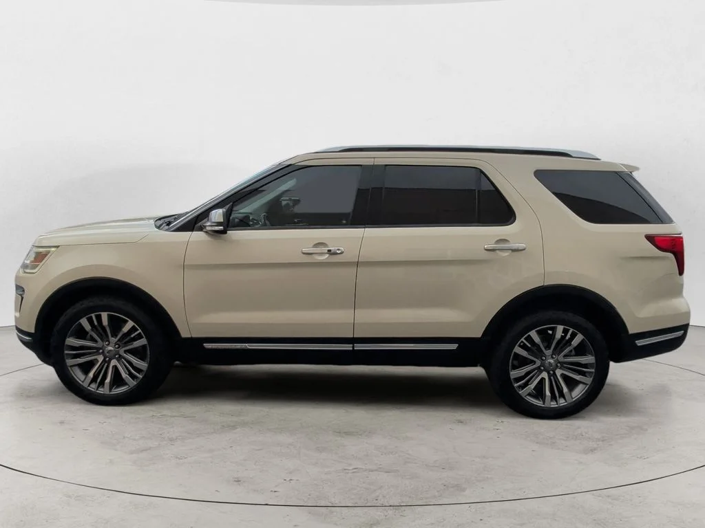 Used 2018 Silver Ford Platinum image 8