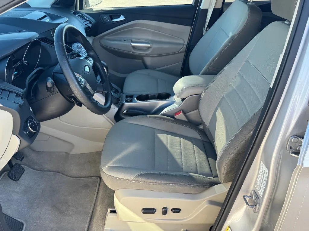 Used 2015 Silver Ford SE image 5