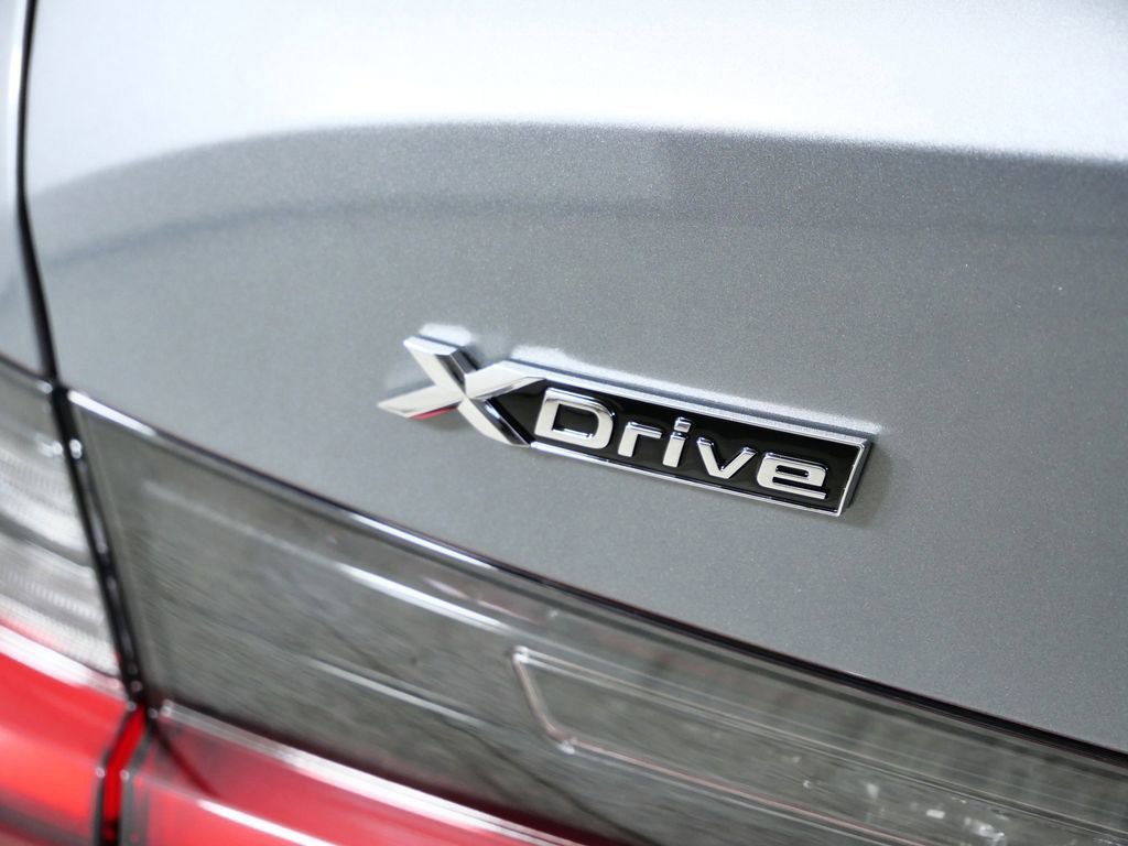 Used 2026 Skyscraper Grey Metallic BMW 330i xDrive image 14
