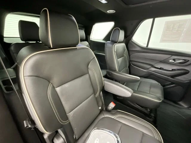 Used 2022 Red Chevrolet Premier image 16
