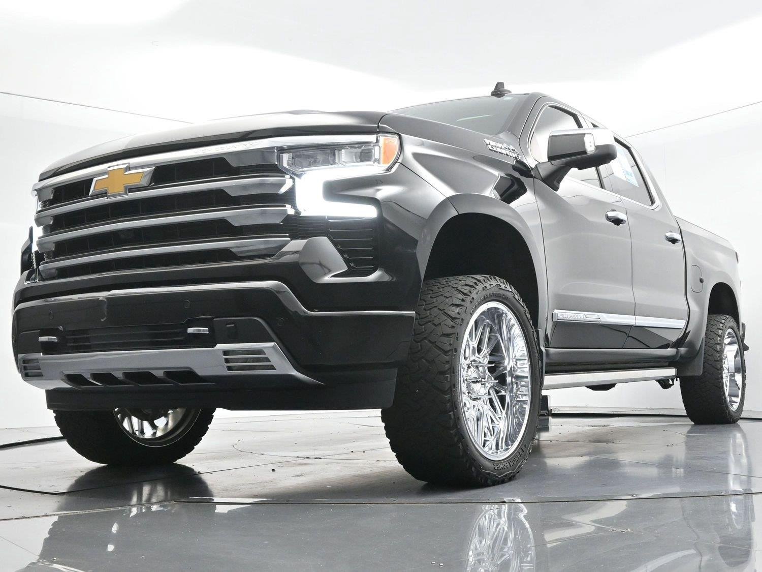 Used 2023 Black Chevrolet High Country image 40