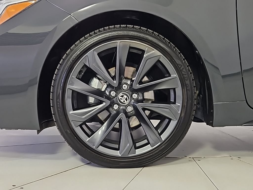 Used 2023  Toyota SE image 5