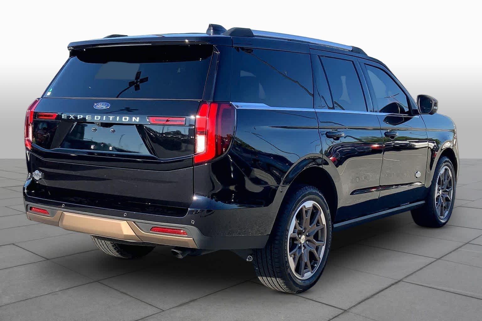Certified Used 2026 Agate Black Metallic Ford King Ranch image 12