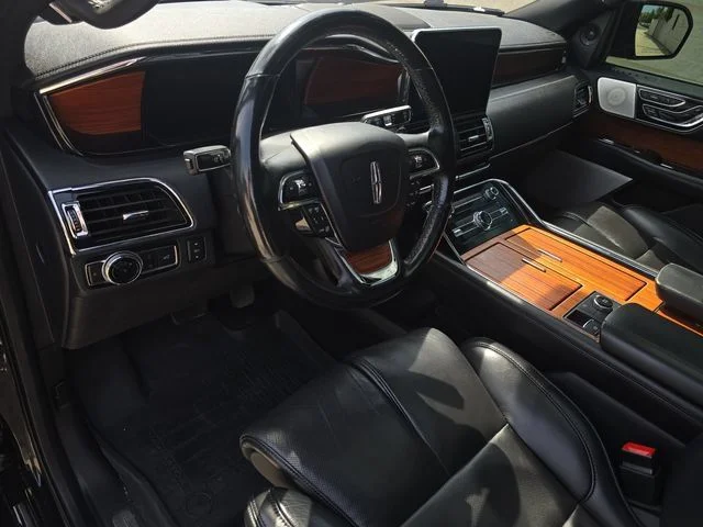 Used 2019 Black Metallic Lincoln Reserve image 16