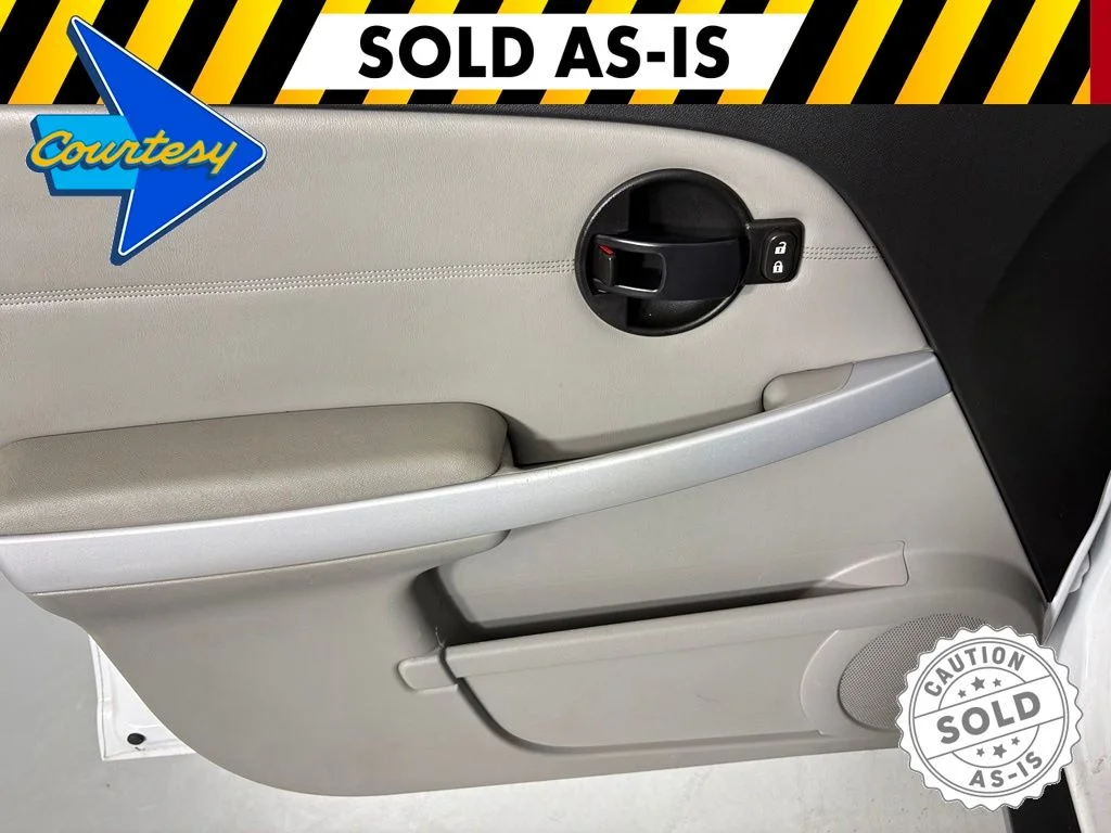 Used 2007 White Chevrolet LT image 13