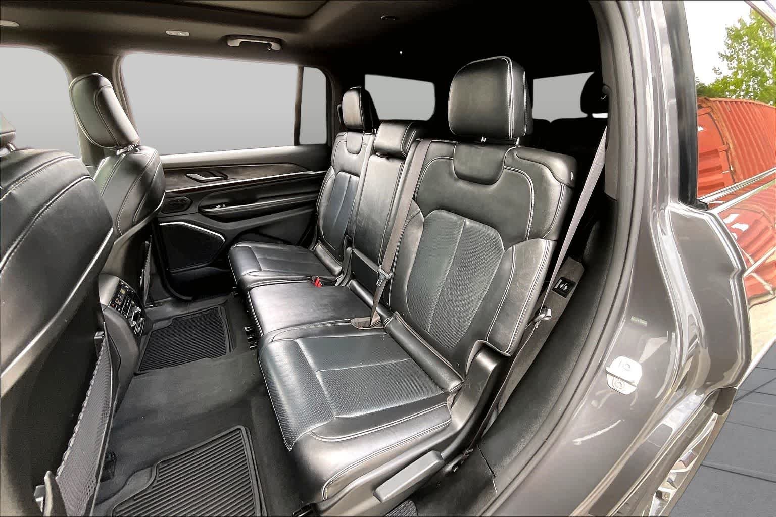 Used 2023 Baltic Gray Metallic Clearcoat Jeep Overland image 20