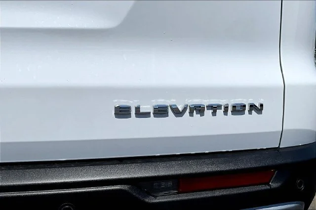 New 2026 Summit White GMC Elevation image 9