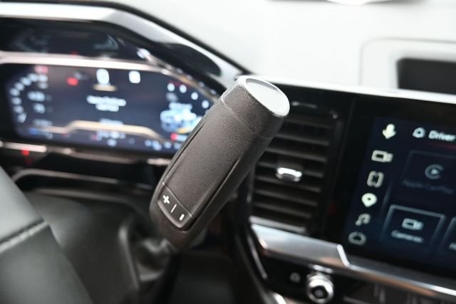 Used 2025 White GMC SLT image 18
